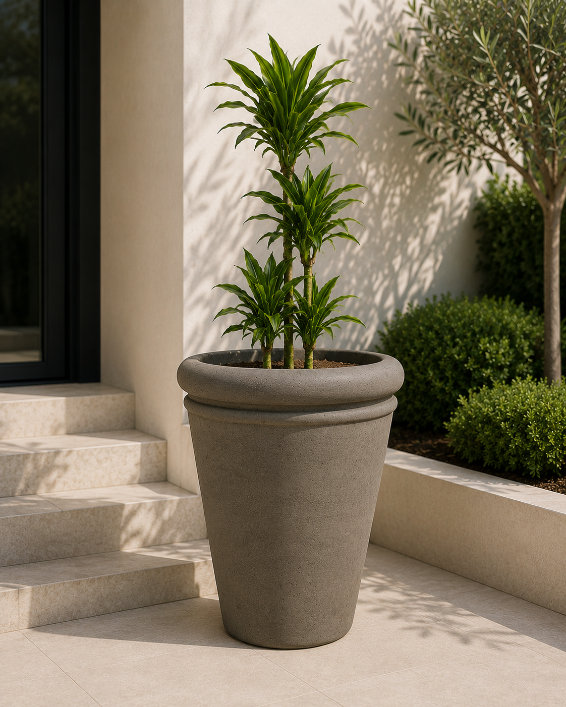 Grand Freya Planter